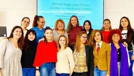Con un gran interés por parte de las esteticistas a las cuales está dirigido, el Curso de Auxiliar de Medicina Estética Consuelo Silveira ha impartido su clase inaugural en la Clínica Dermatológica Internacional, CDI