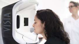 Clinique La Prairie se ha diferenciado siempre por su expertise en lo referido al diagnóstico de la piel para posteriormente realizar sus famosos tratamientos. Ahora, elige Visia, al que califica del método de diagnóstico más vanguardista