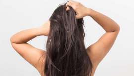 Si el cabello de tu cliente no está hidratado, difícilmente presentará un aspecto brillante y saludable, lo que a su vez pondrá freno a la fidelización y la recomendación para sumar más clientes satisfechos 