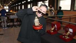 El creador de la rompedora página Sharpfade, con más de 600.000 seguidores en Instagram, es el nuevo embajador de la Golden Chair International. Byrd Mena está encantado con la experiencia y así lo ha reconocido a Beauty Market