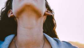 ¿Cuello y escote, los grandes olvidados...? La necesidad de cosmética y cuidados específicos se impone como el aliado indiscutible de un cuello de cisne, rejuvenecido y fundamental para la belleza del rostro 