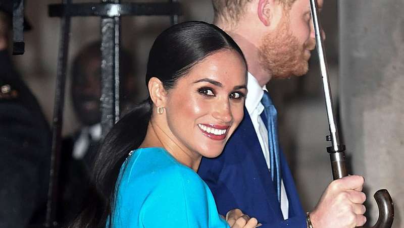 Coleta ultrapulida, el peinado fetiche de Meghan Markle