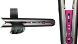 La planchaDyson CorraleTM utiliza las placas flexibles patentadas de Dyson que se amoldan para dar forma al cabello, gracias a lo cual provoca menos daño y proporciona un mejor peinado, además de funcionar sin cable