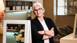 En la taninoplastia está el futuro de la peluquería, y no lo decimos nosotros, sino toda una experta, Sonia Atanes, quien acaba de abrir el primer salón en España especializado en la materia 