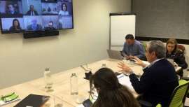 La Organización Farmacéutica Colegial plantea al Ministerio de Sanidad una serie de medidas para utilizar la red de 22.000 farmacias en la lucha contra el coronavirus, especialmente para personas aisladas y grupos de riesgo