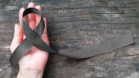 Irene Giménez, psicóloga del Institut Dra. Natalia Ribé, nos habla del proceso del duelo al perder a un ser querido, más agudo si cabe durante un estado de alarma que imposibilita la despedida 