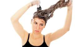 El profesional alzireño y el equipo que le acompaña, en respuesta a las numerosas llamadas recibidas por sus clientes, explica por qué no hay que teñirse en casa 