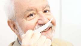 Val Díez, directora Ejecutiva de la Academia del Perfume y directora general y vicepresidenta de Stanpa, así como ambas entidades, desoladas ante el fallecimiento de Juan Luna 