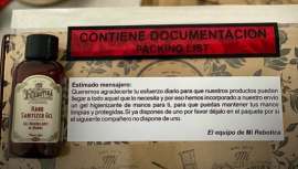 La firma promueve así los envíos con contacto cero. Para eso provee con gel higienizante a sus repartidores