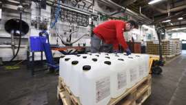 La compañía dona dos millones de euros a la OMS/fondo Covid-19 de la Fundación de la ONU y organizaciones seleccionadas, además de 5 millones de productos de higiene personal y establece condiciones de pago flexible para peluqueros 