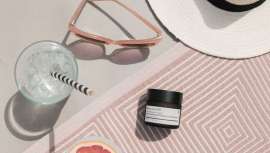 Ahora que no se sale de casa, no tiene por qué significar que deba parecerlo. Tres productos para broncearse ¡y que están a la venta en farmacias!