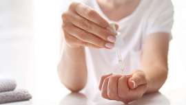 ¿Uñas permanentes y tentaciones, muchas tentaciones de arrancárselas a mordiscos...? ¡No! Confía en tu centro de cabecera y haz caso a sus consejos. Por supuesto a la vuelta, se impone la visita a la manicurista