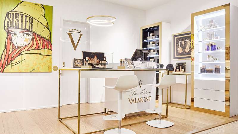 A Maison Valmont, consultas personalizadas, especialistas e tutoriais de beleza durante o confinamento