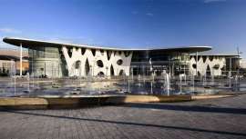 La feria Cosmobeauty Barcelona aplaza por segunda vez su cuarta edición. Del 28 al 30 de marzo, fecha original,  cancelada y pospuesta hasta el 16, 17 y 18 de mayo de 2020, ahora tendrá lugar en abril de 2021