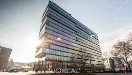 Los analistas apuntan a la resiliencia de la compañía, LOreal, según las últimas cifras de venta conocidas con solo un descenso de -4,3% en 1T20 y algunos aumentos destacados, caso de la venta on-line, el producto profesional cae un 10,5%