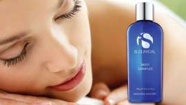 iS Clinical nos presenta un producto formulado con una estudiada combinación de ingredientes botánicos calmantes, vitaminas esenciales y poderosos antioxidantes, que lo convierten en el producto de tratamiento ideal para el cuerpo