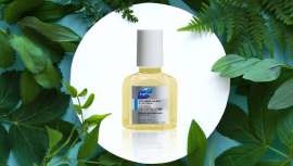 Elixir vegetal que se aplica a modo de prechampú , que estimula el cuero cabelludo para conseguir un pelo más bonito 