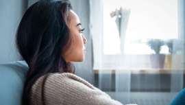 A nivel externo, la piel es el órgano que más se ve afectado ya que es el más grande de nuestro cuerpo y, además, está muy conectada con nuestra mente