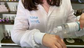 La marca de cosmética natural ha parado su producción habitual, centrándose en la fabricación de gel hidroalcohólico, colaborando con los municipios de Murcia y con centros de mayores y hospitales de todo el país