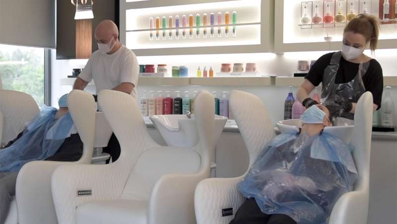 Ante la reapertura, los peluqueros y peluqueras se preparan para la inminente vuelta con L'Oréal Productos Profesionales