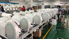 SM-export (Sociedade Médica de Exportação S.L.) fabrica, dada a atual do Covid-19, um esterilizador com todos os standards de utilização médica, para a utilização pelos profissionais no salão de cabeleireiro e beleza