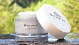 El agua es el elemento más presente en nuestro organismo. La necesitamos para vivir, y también su presencia en la piel es crucial para garantizar su salud y belleza