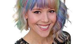 La estilista (@sydneyannlopezhair), con 118.150 seguidores y 2.523 publicaciones en Instagram, es muy conocida por sus creaciones innovadoras en coloración, sobre todo a base de colores fantasía 