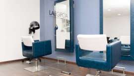 Para tu salón de peluquería, y tus distintos espacios, incluidos manicuras y recepción, llegan las mamparas de cristal templado de seguridad, más seguras, estables y duraderas que las de metacrilato