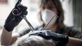 De ruinosa ha sido calificada por algunos la reapertura para el sector de las peluquerías, las cuales tras un mes de desescalada atienden a un porcentaje mucho menor de los esperado tras los primeros días del inicio de actividad 