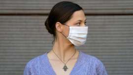 El uso continuado de la mascarilla pasa factura a la piel, sobre todo a las más sensibles, pudiendo incluso producir alteraciones como dermatitis. Bionike nos explica cómo prevenir y tratar 