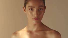 Shiseido celebra la belleza de la imperfección y comparte que la autenticidad y singularidad residen en las grietas que forman parte de nuestra historia, nos hacen únicos y definen nuestra identidad. Así es su filosofía y nueva campaña de la marca