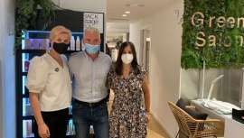 Cabello sedoso y brillante. Rizos elevados a su máxima expresión. Hemos probado pH.D, la coloración ácida semipermanente de Kevin.Murphy, en el salón Backstage, situado en la calle Valencia (Barcelona). Y aquí podéis ver el resultado