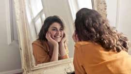 En la nueva normalidad los productos de higiene siguen manteniendo su liderazgo, aunque su crecimiento empieza a estancarse con la reactivación de las emociones y la vuelta al perfume, la cosmética de color y el cuidado de la piel