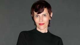 Observar, ver, crear y ¡actuar! Lo dice y así es la propia Carmen Espadas. Al frente de Centro Imagen Venus, mujer icónica donde las haya parece llevar reflejado dentro todo lo que de innato y sabiduría pertenece al mundo de la peluquería