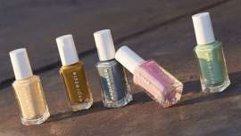 La marca incorpora una nueva tecnología que incluye el primer cepillo ambidiestro, perfecto para una aplicación más fácil con ambas manos