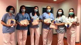 En total ha donado 69.000 euros en productos con el objetivo de cuidar de los sanitarios. Les ha hecho llegar uno de sus principales tratamientos de cuidado de manos