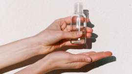 El Estado reconoce la labor y especial implicación del sector de la perfumería y la cosmética en la crisis sanitaria asegurando el abastecimiento de geles hidroalcohólicos durante la pandemia