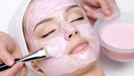 Para eliminar impurezas, desbloquear los poros, evitar la aparición de granos o espinillas y un envejecimiento prematuro de la piel es y será siempre fundamental una buena limpieza facial