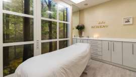 Con motivo de ambos aniversarios, la mítica Natura Bissé crea un tratamiento específico facial,  para Estética Lostao, con resultados sorprendentes 