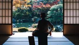 Se centra en la idea de que nada puede considerarse como algo terminado de forma definitiva; siempre puede mejorar