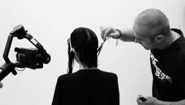 Qué mejor que hablar con un experto acerca de la que según muchos  sigue siendo la asignatura pendiente de la peluquería en nuestro país. Ulises Mesa, peluquero y formador, pone los puntos sobre las íes en materia de educación tras la Covid-19