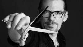 Referente indiscutido de la Haute Coiffure Francesa, Christophe Gaillet, figura de la peluquería mundial, recoge el testigo de su antecesor en el cargo, el tristemente desaparecido Laurent Decreton