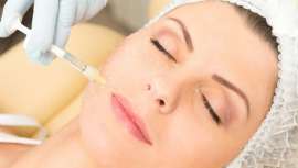 Está basado en los péptidos biomiméticos, e incluye también ácido hialurónico para favorecer la hidratación, antioxidantes para combatir el fotoenvejecimiento, sales minerales y vitaminas para mantener el metabolismo celular