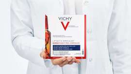 La innovación de Vichy se basa en desarrollar una fórmula en sérum altamente concentrado para hacer frente a la aparición de hiperpigmentaciones en la piel, mejorando el tono, mejorando la uniformidad y afinando la textura de la piel