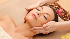 Para realizarlo, en el centro Assari aúnan la reflexología facial o digitopuntura con técnicas de masaje facial japonés, un ritual intenso que desbloquea toda la musculatura de la cabeza, el cuello y la nuca