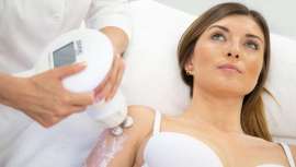 La nueva revolución remodelante para el cuerpo combina la radiofrecuencia resistiva y el masaje activo rotacional a la vez. Además, funde el exceso de grasa, remodela, reduce el contorno y tonifica