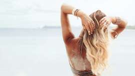 El Equipo Artístico de Llongueras desvela seis trucos para lucir una melena suave, sana y llena de brillo después de los excesos del verano. Gestos para evitar la sequedad, el encrespamiento y las puntas abiertas