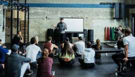 Universidad Therabody opera en 12 países y se asocia con Soothe y Hand & Stone para clientes de distintas ciudades de EE UU, los cuales se convertirán en expertos licenciados altamente capacitados en terapia de masaje percusivo