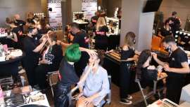 Antonio Eloy Pro ha firmado algunos de los peinados más bellos de una edición que recupera el glamour y el brillo de las estrellas tras meses de pandemia