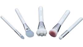 Cosmogen ahora ofrece un nuevo conjunto de cinco cepillos veganos y de contacto seguro dedicados a la aplicación para el cuidado de la piel de cremas y maquillaje